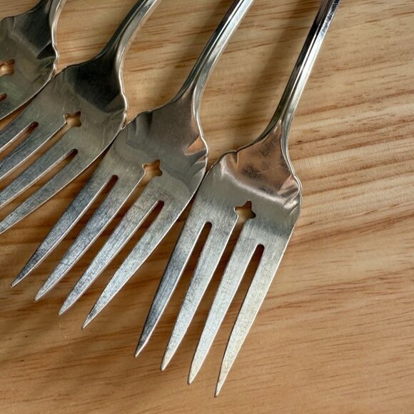 Oneida Park Lane Set Of 4 Silver Plate Salad Forks By Wm. A. Rogers - Picture 3 of 9